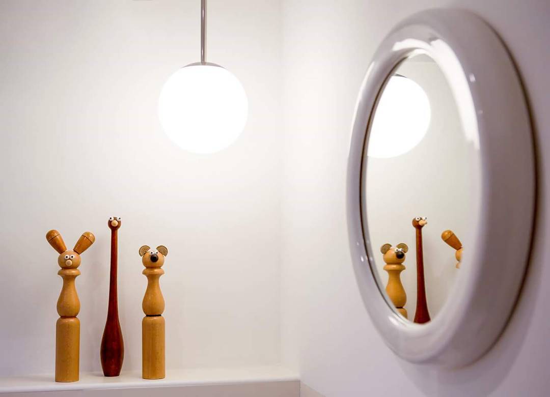 Homemade bathroom decorations
#ijzersterkinterieurontwerp #woodenanimals #homemade #diy #huisvlijt #bowlingpins #homedecoration #wooddecor #wooddesign #notforsale #shapesharecircle