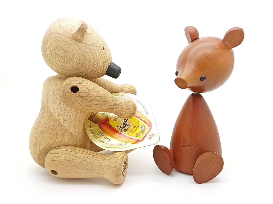Kom, laten we broodjes smeren! #nietvoeren #senshukai #royalpets #kaybojesen #kaybojesendesign #danishdesign #japanesevintage #woodenanimals #woodenanimal #houtenbeer #urbanjungle #homedecoration #letterbak #honingbeertje #honing #honey