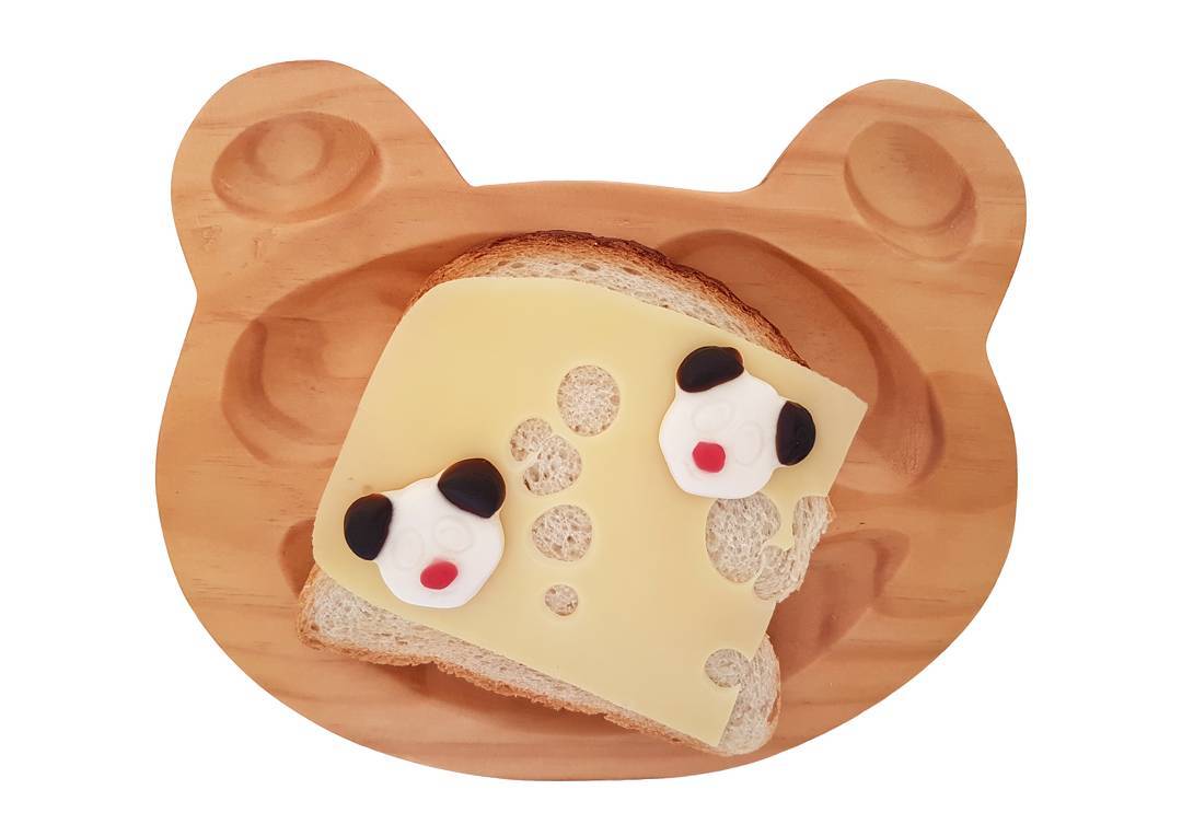 Boterham met pandakaas! 🐼
#nietvoeren #houtenborden #woodenplates #pandaplate #pandamania #pandakoorts #ouwehandsdierenpark #boterham #kaas #kruidvat #pandacandy