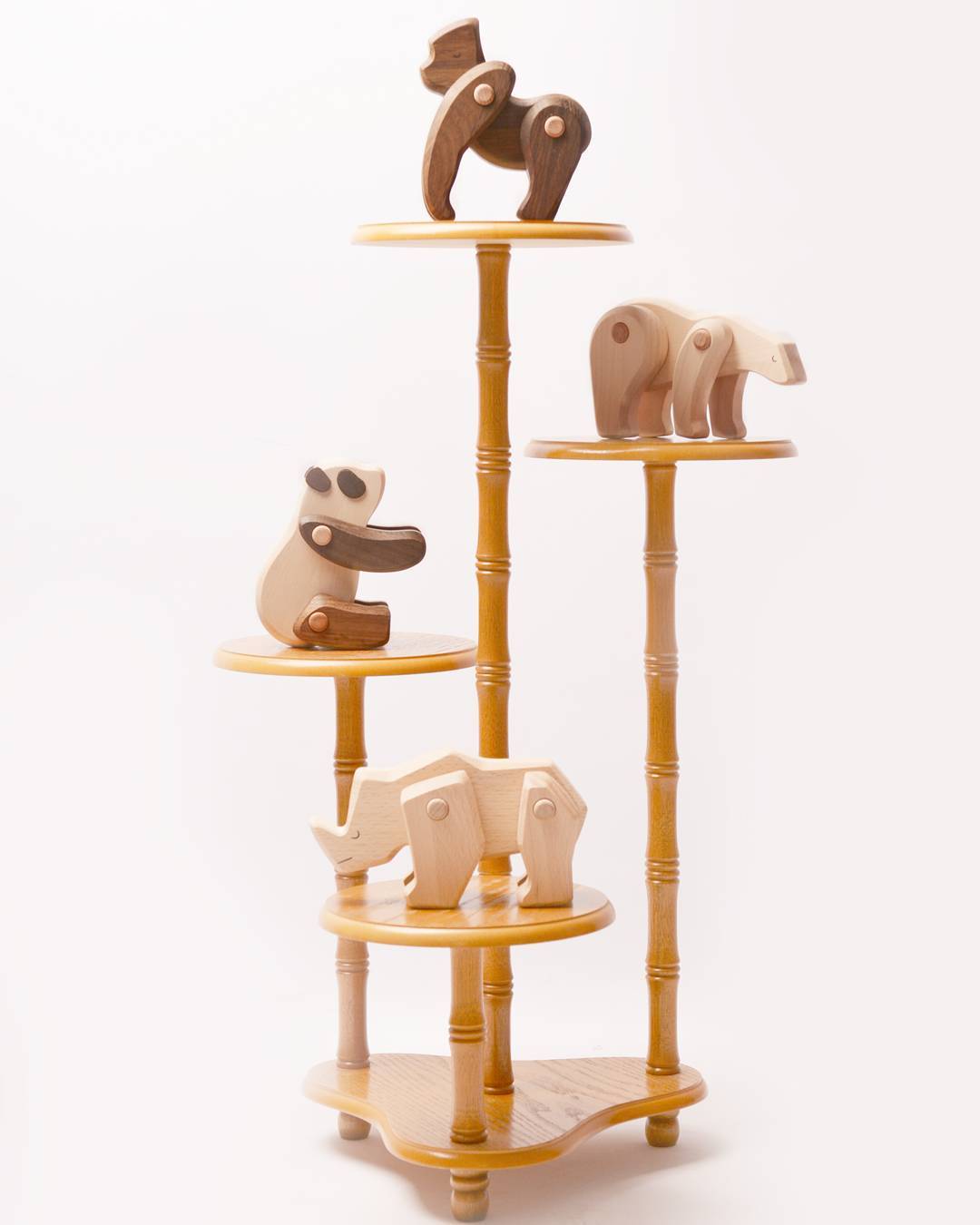 Maak je urban jungle compleet met deze prachtig vormgegeven houten dieren uit de serie "Bedreigde diersoorten" van het Poolse merk TOBE.
Bedankt @petrakroeze van Ditbenikfotografie voor dit mooie groepsportret! 📸
#nietvoeren #bajowoodentoys #bedreigdediersoorten #urbanjungle #woodenanimals #letterbak #woonaccessoires #woondecoratie #homedecoration #pandakoorts #ouwehandsdierenpark