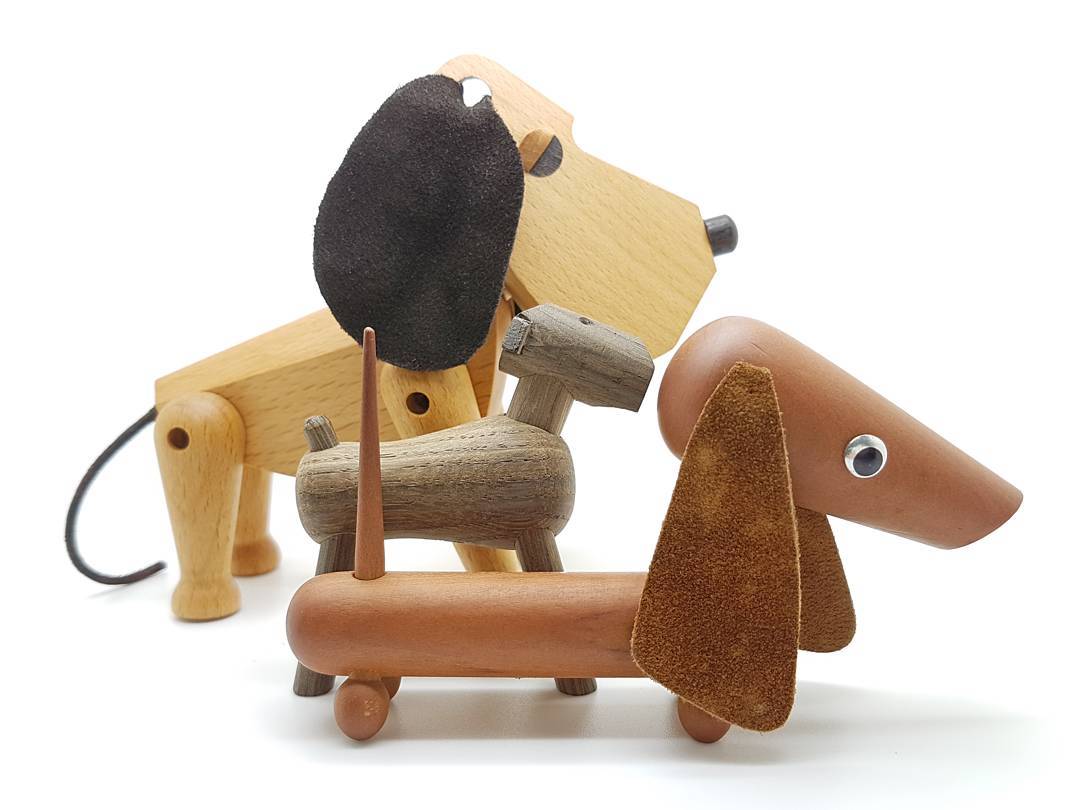 Oscar, Tim & Teckel 🐶🐶🐶
#nietvoeren #dogparade #dogshow #hondenshow #hondenfotografie #architectmade #hansbølling #kaybojesen #danishdesign #japanesevintage #dachshund #teckel #interieurinspiratie