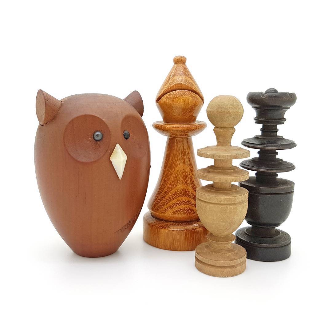 Vandaag zijn in het Twentse Borne de Open Nederlandse Jeugdschaak Kampioenschappen van start gegaan. Alle deelnemers veel plezier en wijsheid gewenst! 🦉
#nietvoeren #onjk2017 #onjk #borne #schaaktoernooi #schaken #chess #chesstournament #uil #japanesevintage