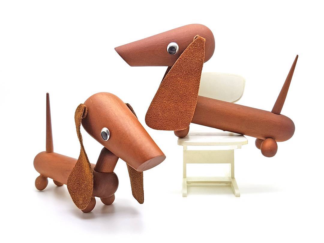 Het actuele weerbeeld in Nederland: hondenweer! ☔
#nietvoeren #hondenweer #dachshund #teckel #sausagedog #senshukai #japanesevintage #midcenturywood #letterbak #woonaccessoires #wooddecor #wooddesign