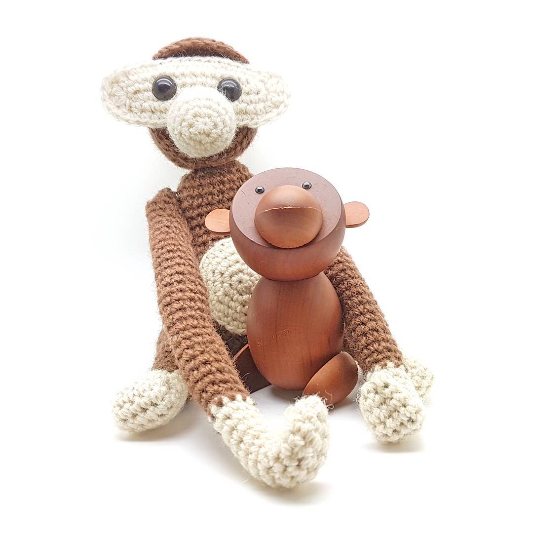 When hygge meets kawaii! 🐵🐵
#nietvoeren #hygge #kawaii #danishdesign #kroezedezign #japanesedesign #senshukai #urbanjungle #crochet #kaybojesenmonkey #aapjes #monkey #woonaccessoires