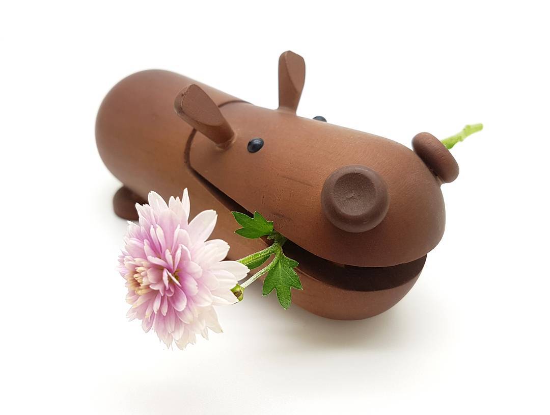 Smile, it's Sunday! Fijne zondag iedereen! 🌸
#nietvoeren #nijlpaard #hippo #hippopotamus #moomin #chrysanthemum #wildlife #japanesevintage #wooddecor #wooddesign #homedecoration #midcenturywood #urbanjungle #urbanzoo