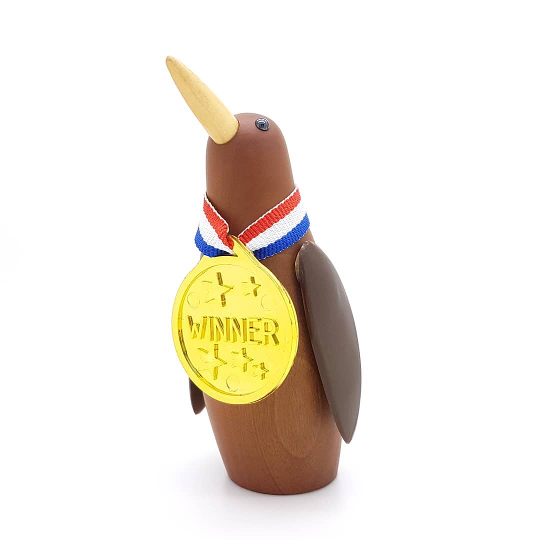 Zo trots als een pinguin!
As proud as a penguin! 🐧🥇
#medaillespiegel #vijfdeplaats #teamnl #sluitingsceremonie #closingceremony #olympischespelen #winterspelen #winterolympics #wintergames #pyeongchang2018 #beijing2022 #pinguin #penguin #kawaii #woondecoratie #nietvoeren