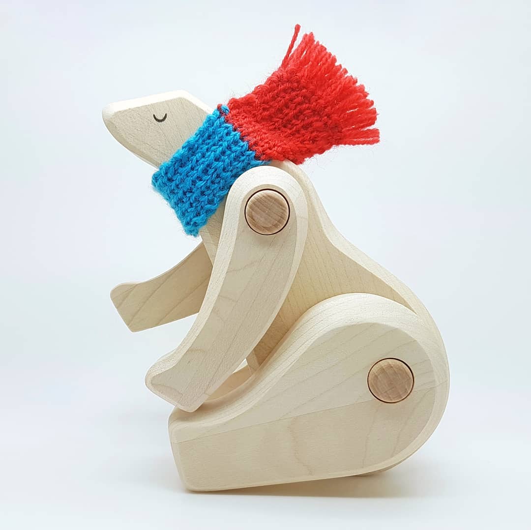 Het actuele weerbeeld in Twente: zelfs de ijsberen treffen maatregelen!🌡
#winterinholland #freezing #ijskoud #gevoelstemperatuur #wintertime #itgietoan #ijsbeer #polarbear #bearsofinstagram #wooddesign #wooddecor #homedecor #kawaii #nietvoeren