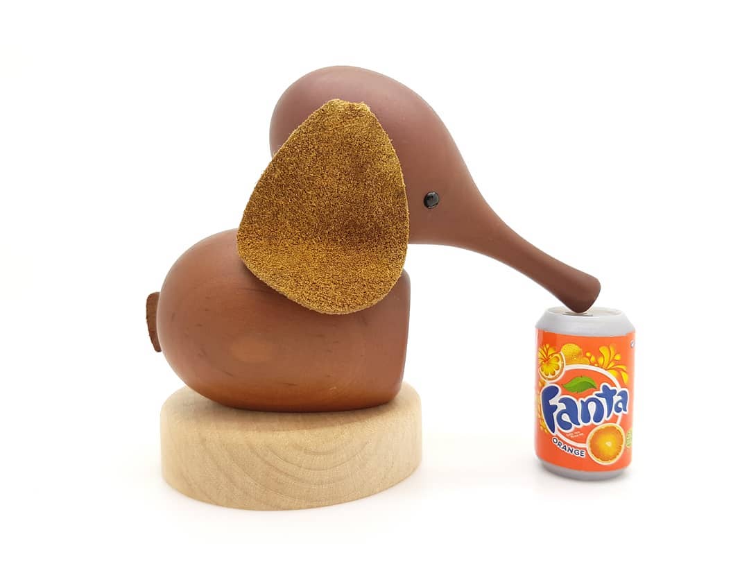 Omdat vandaag in Twente de 37°C weer wordt aangetikt, trakteer ik jullie op een frisse olifanta! 🧡
#hitteplan #drinkvoldoende #fanta #soda #hittegolf #heatwave #zomer2018 #summer #olifant #elephant #elefant #slurf #wooddecoration #instadecor #collectibles #letterbak #kawaii #voorlara #nietvoeren