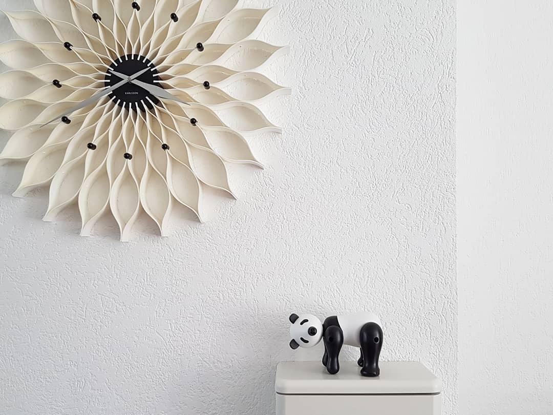 Time spent with pandas is never wasted! 🐼🌿
#kaybojesen #kaybojesenpanda #danishdesign #danskdesign #blackandwhite #monochrome #blackandwhiteinterior #blackandwhitehome #blackandwhitedecor #monochromehome #timeflies #panda #giantpanda #reuzenpanda #pandalover #pandapower #instapanda #designertoys #kawaii