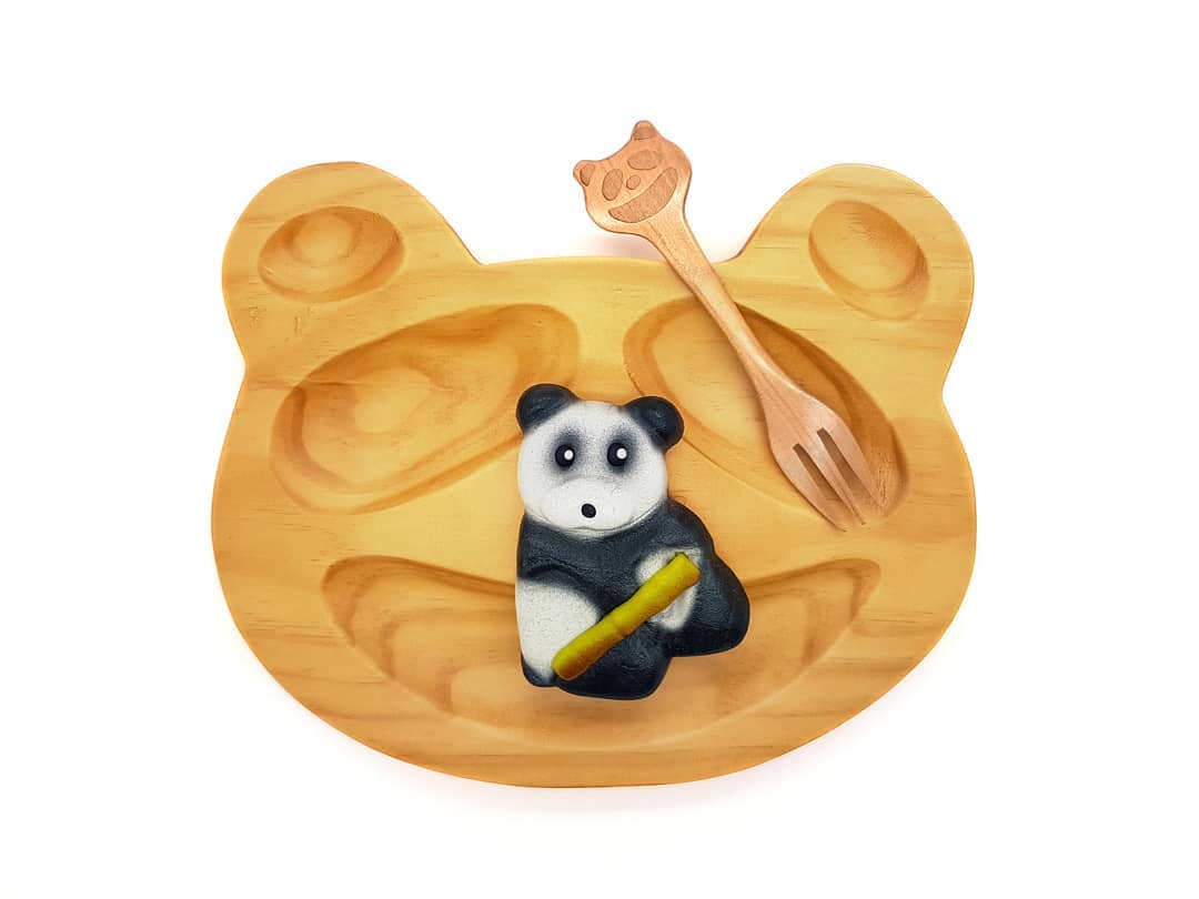 Marzipanda 🐼😋
#marsepein #almondpaste #marzipan #marzipanda #albertheijn #sinterklaas #5december #woodenplate #pandaplate #panda #giantpanda #reuzenpanda #wuwen #xingya #instapanda #pandalove #pandalicious #kidsroomdecor #kidsplate #kawaii