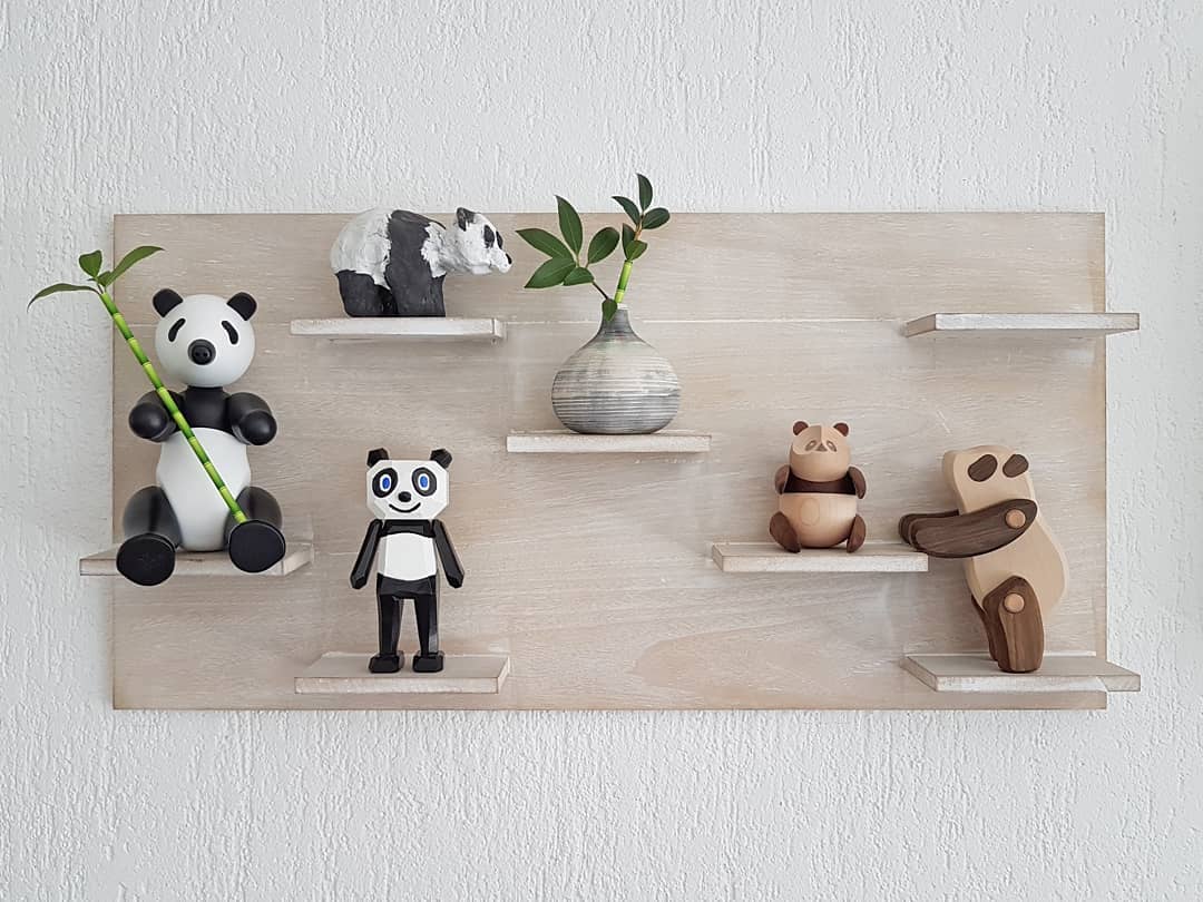 I'm in a panda mood today... so I've made myself a mood board! 🐼🌿 #moodboard #wandbord #letterbak #wallshelf #shelfie #walldecor #pandapower #pandalover #pandacollection #kaybojesenpanda #kaybojesen #architectmade #danishdesign #boligindretning #wooddesign #wooddecor #kidsroom #kidsroomdecor #kidsroominspo #kawaii #panda #giantpanda #wuwen #xingya #maosun #xinger #mengmeng #nietvoeren
