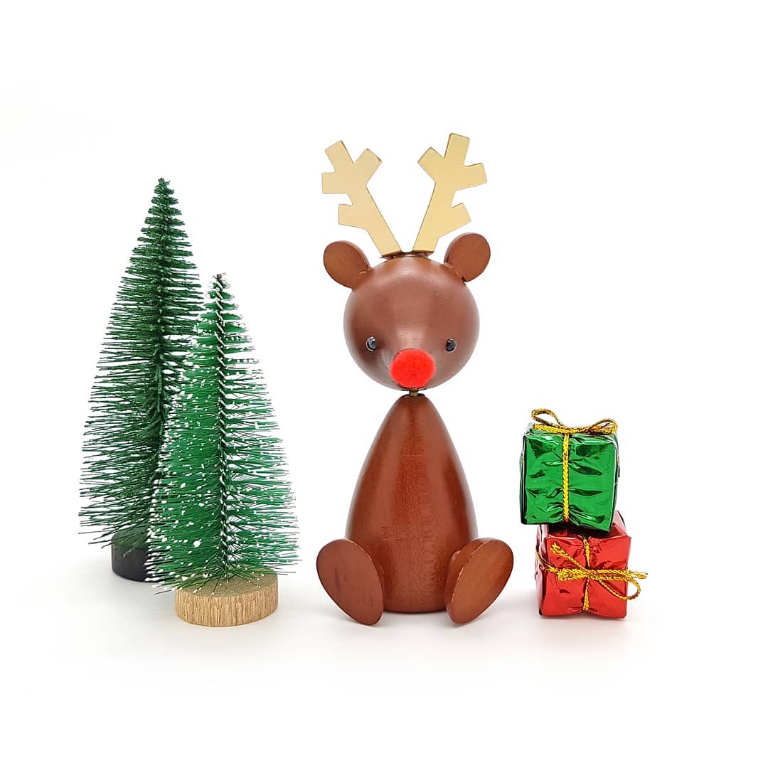 A very merry Christmas to you all! 🎄
#vrolijkkerstfeest #merrychristmas #glædeligjul #froheweihnachten #joyeuxnoël #rudolphtherednosedreindeer #rudolph #reindeer #reinbear #rendier #antlers #kerstboom #kerstkado #kerstwens #eerstekerstdag #kitschmas #xmas #christmasdecor #holidaydecor #junglebells #hohoho #kawaiichristmas #kawaii