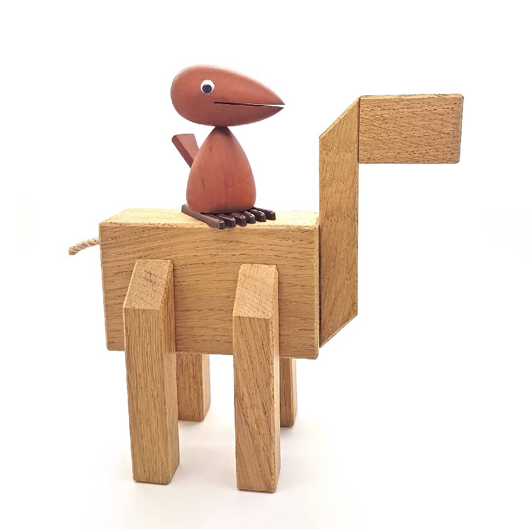 Backpecker 🐦
#woodpecker #backpacker #woodywoodpecker #specht #kubi #simonkux #germandesign #japanesedesign #japandi #holztier #wooddesign #wooddecoration #interiordetails #woondecoratie #homedecoration #homeaccessories #woonaccessoires #nietvoeren