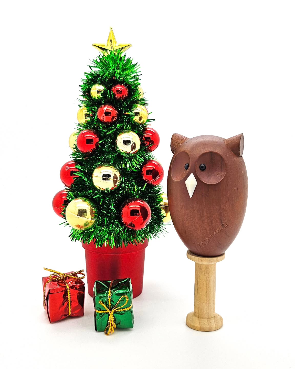 Owl I want for Christmas! 🎁

#christmas2025 #xmas #christmastree #kitschmas #owlsofinstagram